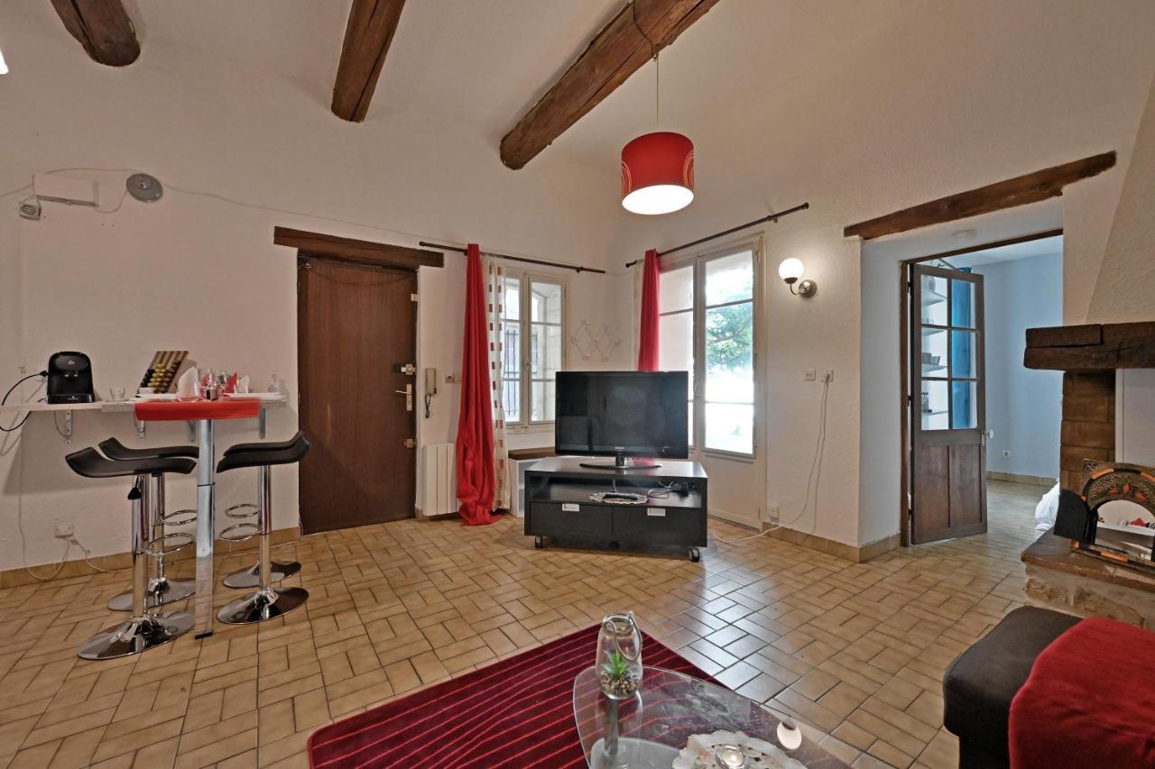 Appartement Au Calme En Plein Centre-Ville Ним Екстериор снимка